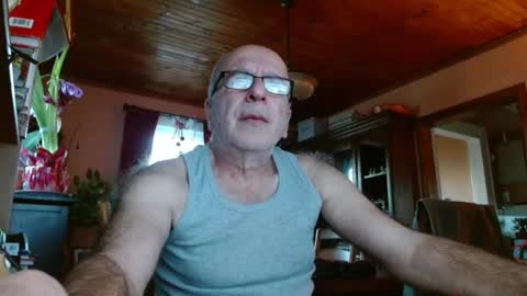 Snapshot of mauriceandre chatting on January 17, 2025, 12:52 pm Maurice online show from January 17, 2025, 12:52 pm