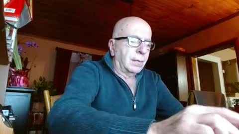 Snapshot of mauriceandre chatting on January 18, 2025, 11:33 pm Maurice online show from January 18, 2025, 11:33 pm