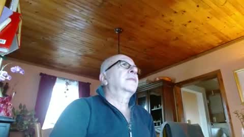 Snapshot of mauriceandre chatting on February 2, 2025, 12:46 pm Maurice online show from February 2, 2025, 12:46 pm