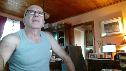 Snapshot of mauriceandre chatting on February 17, 2025, 12:38 pm Maurice online show from February 17, 2025, 12:38 pm