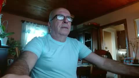 Snapshot of mauriceandre chatting on October 1, 2025, 12:22 pm Maurice online show from October 1, 2025, 12:22 pm