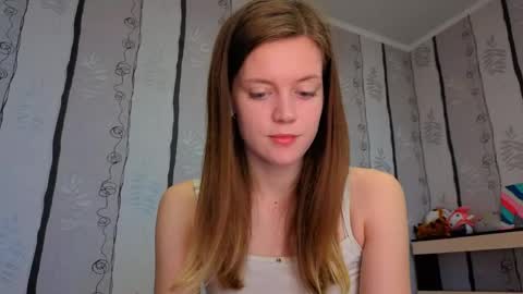 Snapshot of maurineneverman chatting on May 13, 2026, 8:01 am Lucy online show from May 13, 2026, 8:01 am