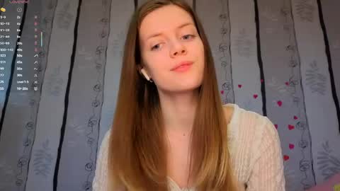 Snapshot of maurineneverman chatting on June 5, 2026, 8:09 am Lucy online show from June 5, 2026, 8:09 am