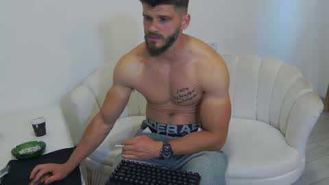mauro_real_man online show from June 7, 2026, 4:22 pm