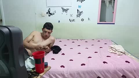Snapshot of mauroluxandra chatting on February 23, 2025, 2:40 am mauroluxandra online show from February 23, 2025, 2:40 am