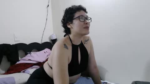 mauroluxandra online show from May 4, 2026, 3:30 pm