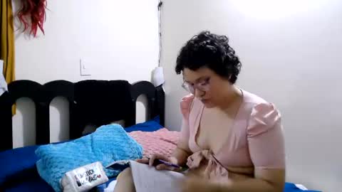 mauroluxandra online show from June 16, 2026, 4:53 pm