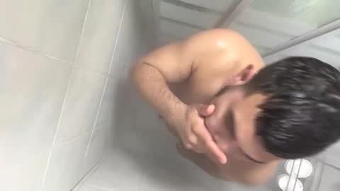 mauroo2025 online show from March 12, 2026, 4:46 pm