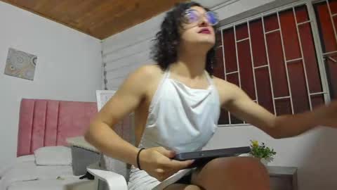 Snapshot of maverick_angel chatting on May 19, 2026, 2:12 pm Maverick online show from May 19, 2026, 2:12 pm