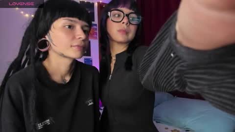 mavimist_ online show from March 26, 2026, 2:06 am