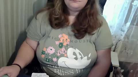 Snapshot of mavka2025 chatting on October 11, 2025, 8:02 am Mavka2025 online show from October 11, 2025, 8:02 am