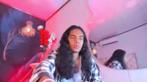 Snapshot of max_ari chatting on December 23, 2025, 3:15 am MAX online show from December 23, 2025, 3:15 am