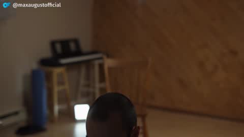 Snapshot of max_august chatting on January 6, 2025, 4:02 pm Max onlyfansmaxaugustofficial online show from January 6, 2025, 4:02 pm