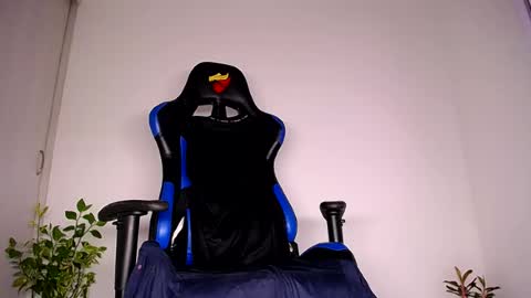 Snapshot of max_jones2 chatting on July 8, 2026, 10:58 pm MAX online show from July 8, 2026, 10:58 pm