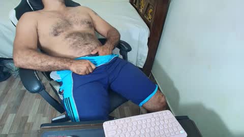 Snapshot of max_love25 chatting on October 11, 2025, 9:13 pm max_love25 online show from October 11, 2025, 9:13 pm