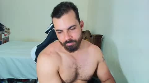 Snapshot of max_love25 chatting on October 15, 2025, 10:32 pm max_love25 online show from October 15, 2025, 10:32 pm