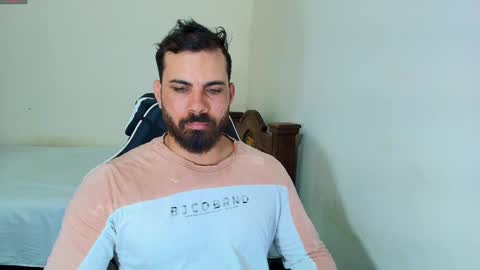 Snapshot of max_love25 chatting on October 18, 2025, 6:19 pm max_love25 online show from October 18, 2025, 6:19 pm