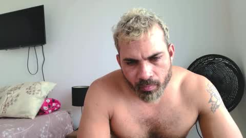 max_love25 online show from January 6, 2026, 8:23 pm