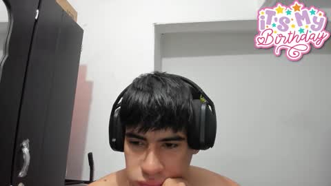 Snapshot of max_miller66 chatting on September 19, 2025, 12:17 pm Max online show from September 19, 2025, 12:17 pm