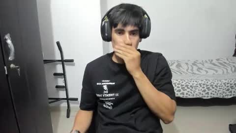 Snapshot of max_miller66 chatting on September 21, 2025, 2:13 am Max online show from September 21, 2025, 2:13 am