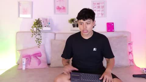 Noah and Max  online show from February 1, 2026, 8:51 pm