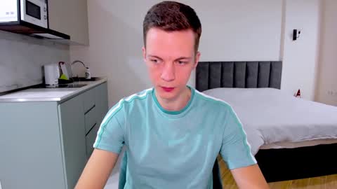 Snapshot of max_shy chatting on January 25, 2025, 3:41 pm Max  online show from January 25, 2025, 3:41 pm
