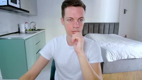 Snapshot of max_shy chatting on January 28, 2025, 12:00 pm Max  online show from January 28, 2025, 12:00 pm
