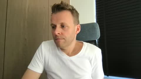 Snapshot of max_straight_1 chatting on March 9, 2026, 1:15 pm Max take off clothes online show from March 9, 2026, 1:15 pm