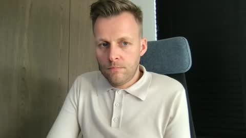 Snapshot of max_straight_1 chatting on March 20, 2026, 12:21 pm Max take off clothes online show from March 20, 2026, 12:21 pm