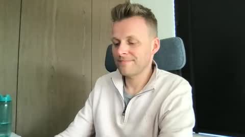 Snapshot of max_straight_1 chatting on March 23, 2026, 1:15 pm Max take off clothes online show from March 23, 2026, 1:15 pm