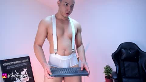 max_valiant1 online show from February 15, 2026, 4:42 am