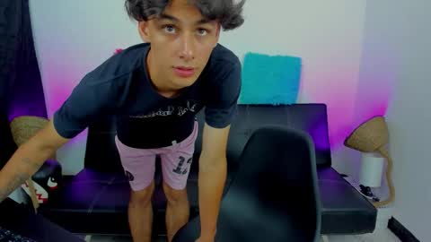 Snapshot of max_wild01 chatting on September 15, 2025, 4:07 pm MAX     online show from September 15, 2025, 4:07 pm