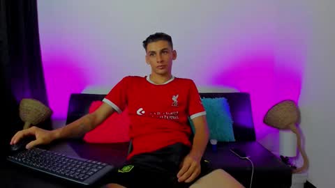 Snapshot of max_wild01 chatting on September 23, 2025, 7:00 am MAX     online show from September 23, 2025, 7:00 am