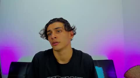 Snapshot of max_wild01 chatting on September 28, 2025, 6:19 am MAX     online show from September 28, 2025, 6:19 am