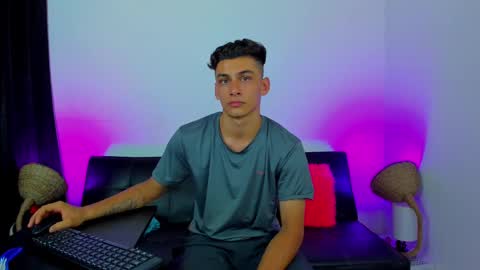 Snapshot of max_wild01 chatting on October 7, 2025, 6:54 am MAX     online show from October 7, 2025, 6:54 am