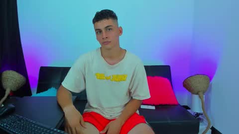 Snapshot of max_wild01 chatting on October 23, 2025, 3:00 pm MAX     online show from October 23, 2025, 3:00 pm
