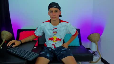 Snapshot of max_wild01 chatting on October 27, 2025, 2:59 am MAX     online show from October 27, 2025, 2:59 am