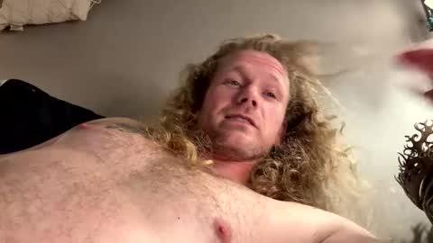 Snapshot of maxaux chatting on October 15, 2025, 7:36 pm Max online show from October 15, 2025, 7:36 pm