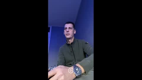 Snapshot of maxbose666 chatting on February 11, 2025, 12:05 pm Max online show from February 11, 2025, 12:05 pm