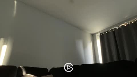 Snapshot of maxbose666 chatting on November 17, 2025, 2:01 pm Max online show from November 17, 2025, 2:01 pm