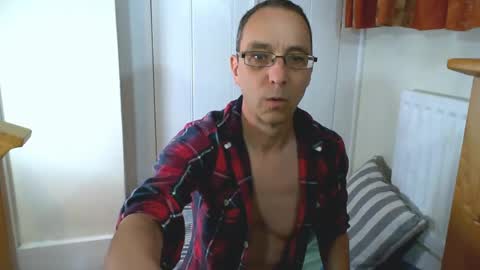 Max Davies online show from June 7, 2026, 4:33 pm