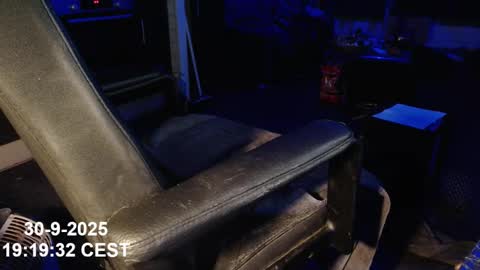 Snapshot of maxel_f chatting on September 30, 2025, 5:18 pm Maxel F online show from September 30, 2025, 5:18 pm