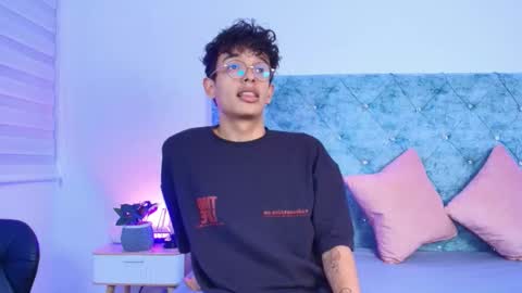 M A X F R O S T   online show from January 16, 2026, 7:07 pm