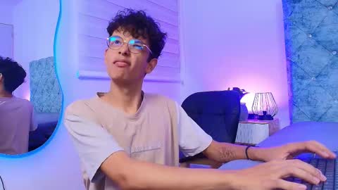 M A X F R O S T   online show from January 17, 2026, 7:39 pm