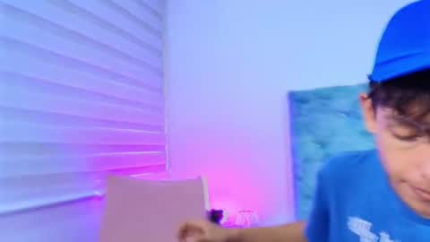 M A X F R O S T   online show from February 5, 2026, 7:40 pm