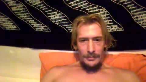 Snapshot of maxi210408 chatting on November 2, 2025, 12:02 am maxi210408 online show from November 2, 2025, 12:02 am