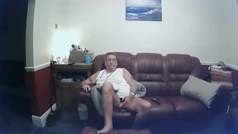 MAX online show from December 13, 2024, 8:04 pm