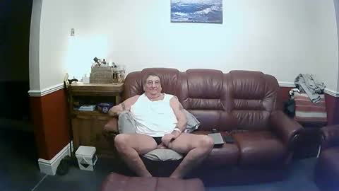 MAX online show from December 15, 2024, 9:20 pm