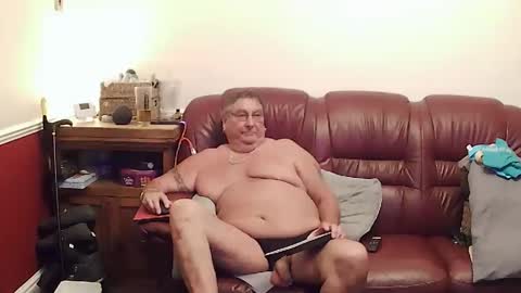 MAX online show from May 10, 2026, 10:04 pm