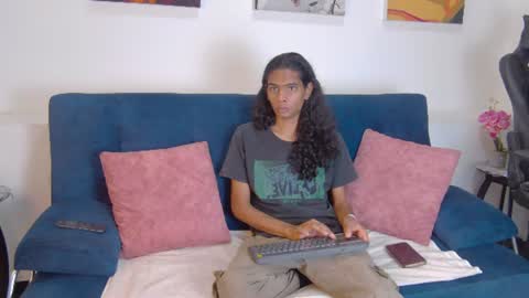 Maxi  Max online show from June 20, 2026, 7:27 pm
